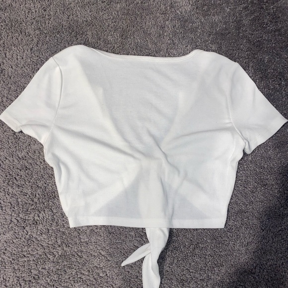 White women crop top - Picture 2 of 2